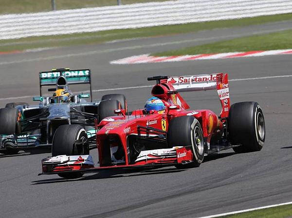 Foto zur News: Alonso: "Gutes Rennen mit viel Glück"