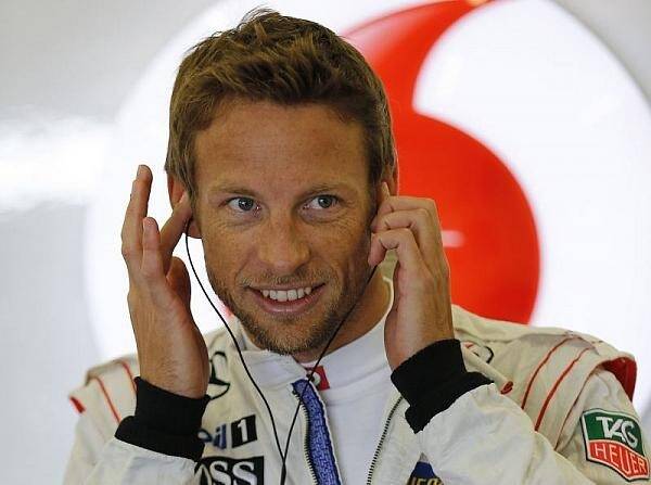 Foto zur News: Button hält McLaren zunächst die Treue
