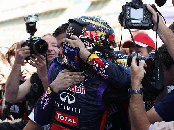 Foto zur News: Red Bull bejubelt "coolen Vettel"