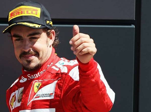 Foto zur News: Alonso: "Bin zufrieden mit meinen Leistungen, das allein zählt"