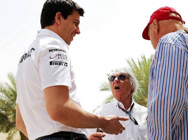 Foto zur News: Ecclestone: "Mercedes sollte nicht bestraft werden"