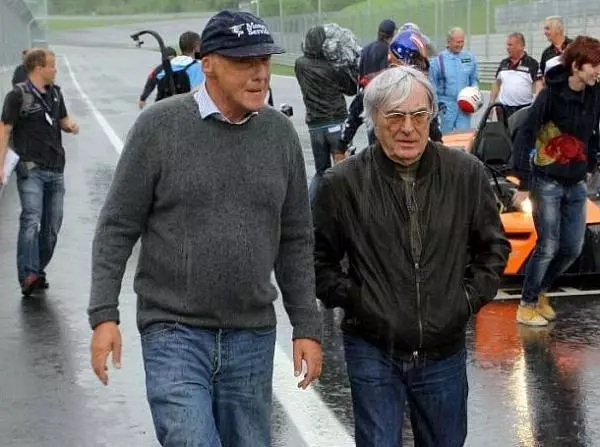 Foto zur News: Neues Reglement: Ecclestone spottet - Lauda wundert sich