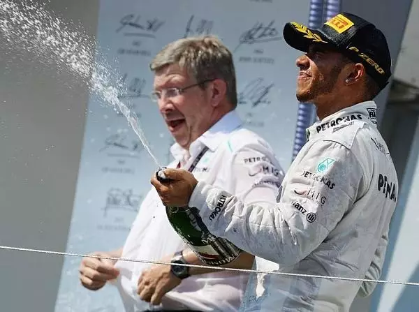Lewis Hamilton Foto zur News: Hamilton und Mercedes: Willkommen im WM-Kampf