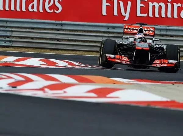 Foto zur News: Button: Krise "schweißt McLaren zusammen"