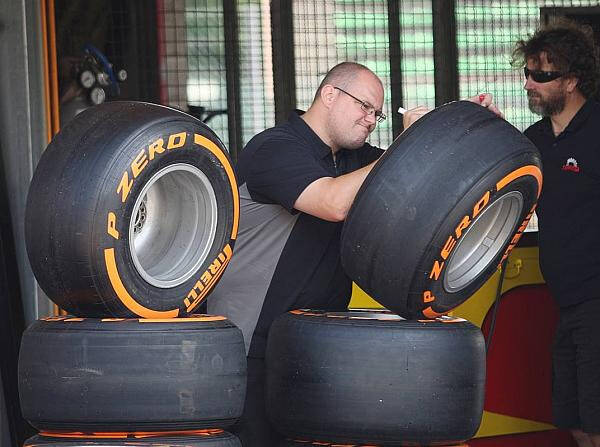 Foto zur News: Pirelli verschärft Sturz- und Reifendruckvorgaben