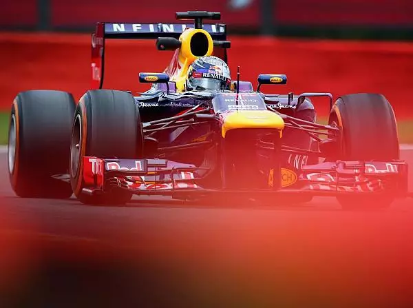 Sebastian Vettel Foto zur News: Abschlusstraining: Alonso macht Druck auf Vettel