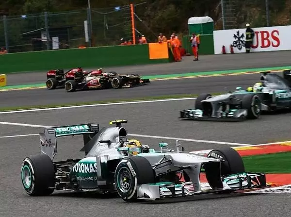 Foto zur News: Hamilton zieht mit Lauda gleich: "Ein Privileg"