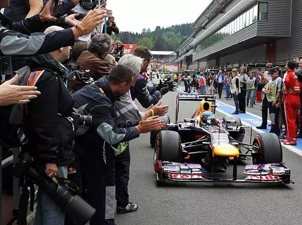 Foto zur News: Red Bull bejubelt "tolle Leistung des Team"