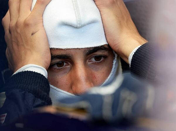 Foto zur News: Ricciardo: "Schön, wieder im Auto zu sitzen"
