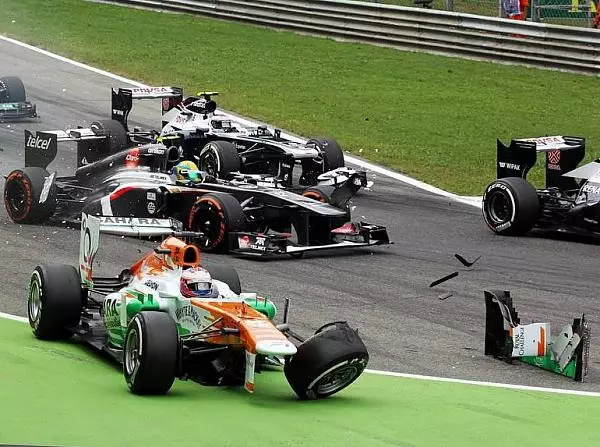 Foto zur News: Di Resta für Startcrash verwarnt