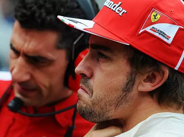 Fernando Alonso Foto zur News: Alonso: Weltmeister nur im Sprücheklopfen?
