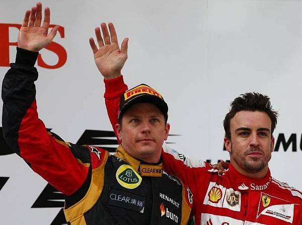 Foto zur News: Volles Ferrari-Risiko: Räikkönen #AND# Alonso auf Vettel-Jagd