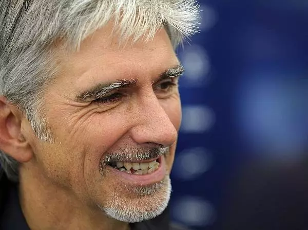 Damon Hill Foto zur News: Hill über Vettel-Dominanz: "Sie mussten die Regeln ändern"