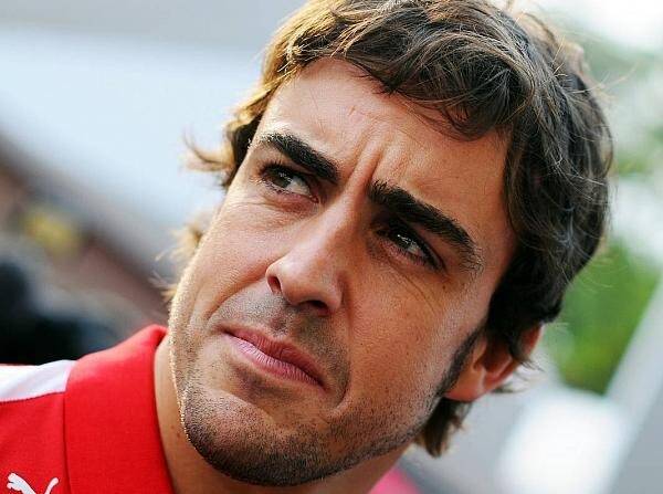 Foto zur News: Alonso dementiert McLaren-Gerüchte