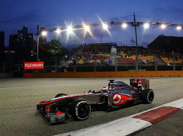 Jenson Button Foto zur News: McLaren in Singapur: So sieht Begeisterung aus