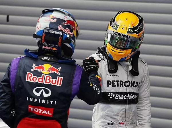 Sebastian Vettel, Lewis Hamilton Foto zur News: Hamilton: Pfiffe nicht gegen Vettel, sondern den Sport