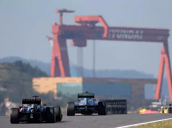 Lewis Hamilton Foto zur News: Hamilton zum Auftakt in Südkorea Schnellster