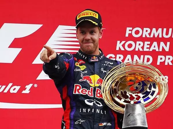 Sebastian Vettel Foto zur News: Lauda #AND# Surer über Vettel: "Alles perfekt"