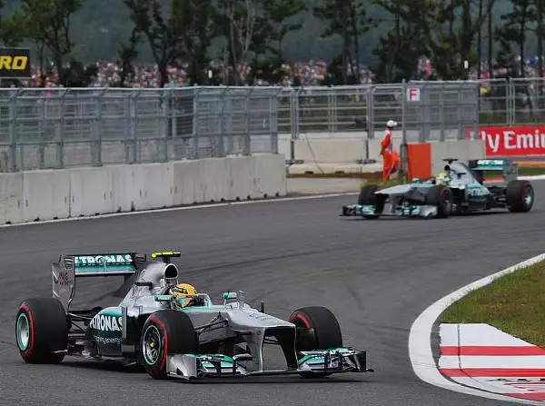 Lewis Hamilton Foto zur News: Mercedes' Mission in Suzuka: "Zurückschlagen"