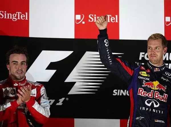 Fernando Alonso, Sebastian Vettel Foto zur News: "Bilderbuch-Saison": Was die Konkurrenz über Vettel sagt