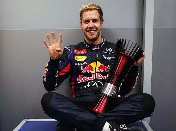 Sebastian Vettel Foto zur News: Eddie Irvine: Vettel hat seine vier Titel nicht verdient