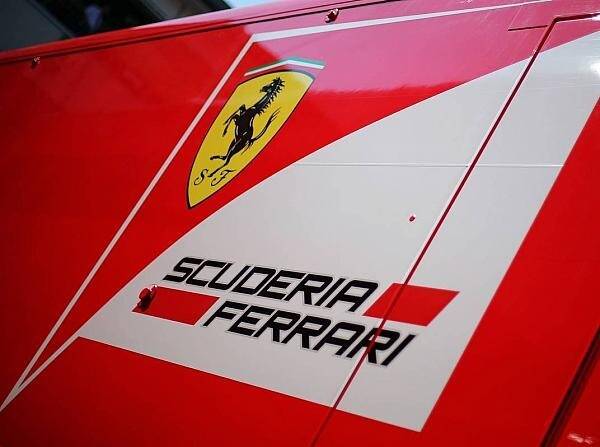 Foto zur News: Medien: Vettel unterschreibt bei Ferrari für drei Jahre