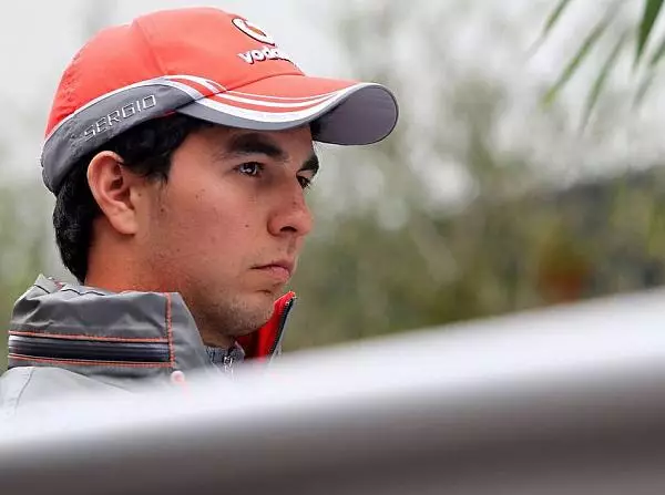 Sergio Perez Foto zur News: Perez raus, Magnussen rein: McLaren auf Ursachenforschung