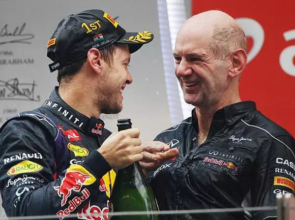 Sebastian Vettel, Adrian Newey Foto zur News: Newey: Das unterscheidet Vettel vom Rest...