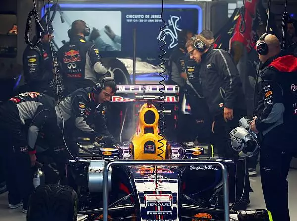 Sebastian Vettel Foto zur News: Malheur Nummer zwei: Erneut früher Feierabend für Vettel