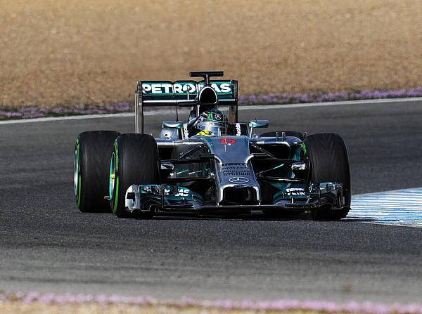 Foto zur News: Mercedes fährt und fährt und fährt