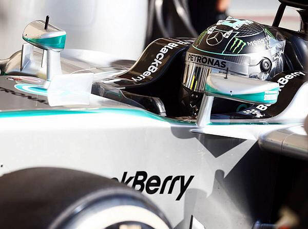 Foto zur News: Schluss mit Knöpfen-Memory: Rosberg "fährt Autorennen"