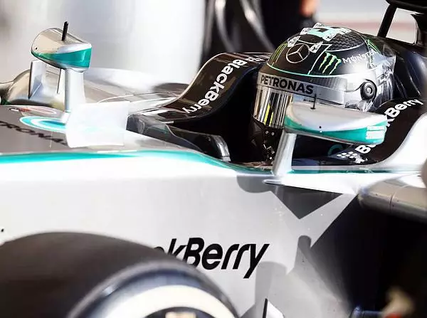 Nico Rosberg Foto zur News: Schluss mit Knöpfen-Memory: Rosberg "fährt Autorennen"