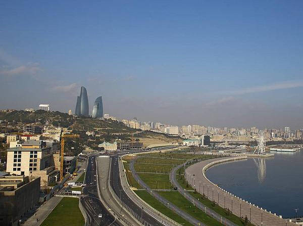 Foto zur News: Ecclestone stellt klar: 2016 wird in Baku gefahren