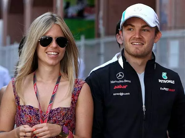 Foto zur News: Rosberg und seine Vivian: Sie verführt ihn mit Eiscrème