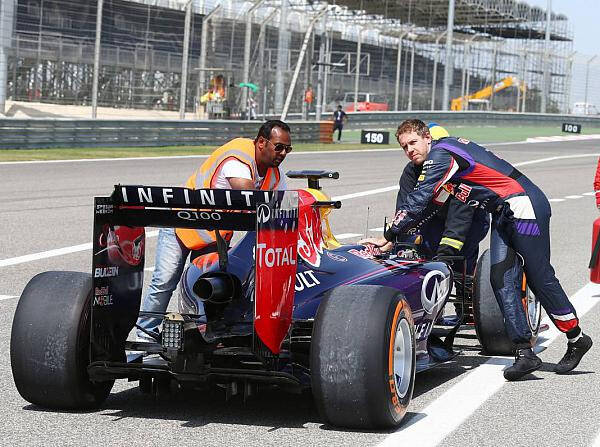 Foto zur News: Rückschlag für Red Bull: Vettel kriegt keine Runde hin