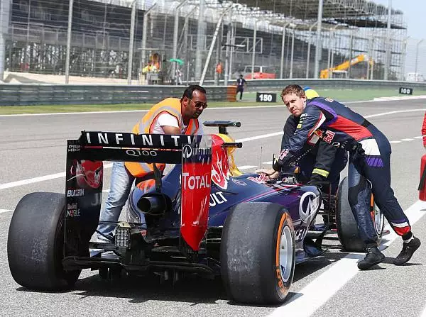 Sebastian Vettel Foto zur News: Rückschlag für Red Bull: Vettel kriegt keine Runde hin