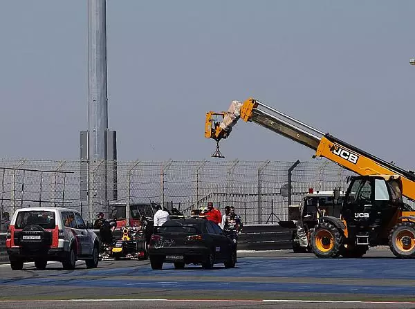 Sebastian Vettel Foto zur News: Mittagsbericht: Wieder rote Flagge wegen Vettel