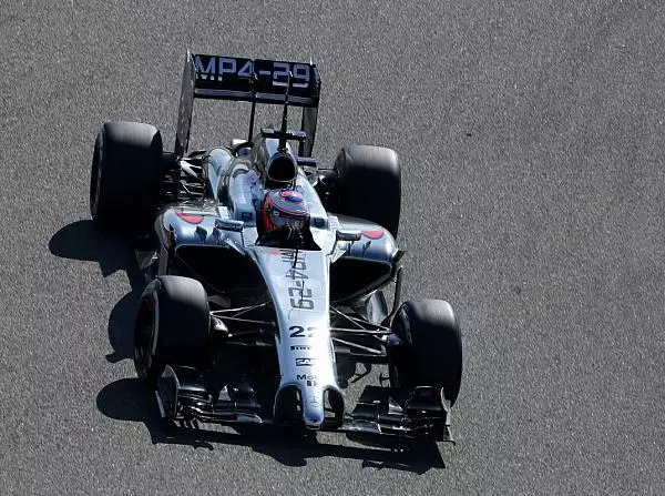 Jenson Button Foto zur News: Zwei reichen nicht: Wie viele Autos bauen die Teams eigentlich?