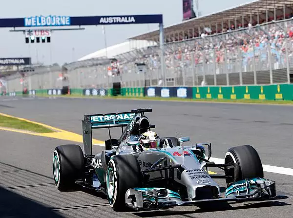 Lewis Hamilton Foto zur News: "Ein ordentlicher Tag": Mercedes wähnt sich auf Kurs