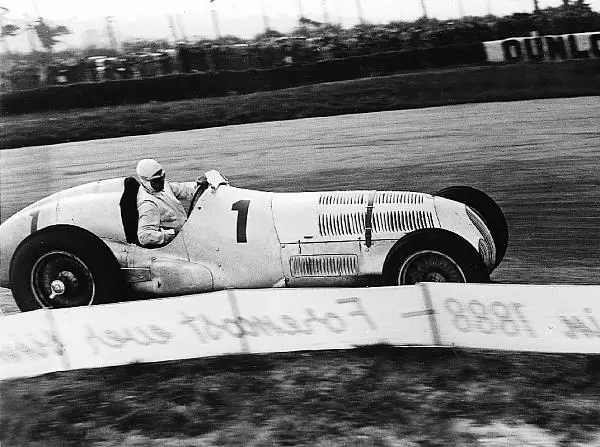 Foto zur News: Mercedes: Die goldenen 1930er-Jahre der Silberpfeile