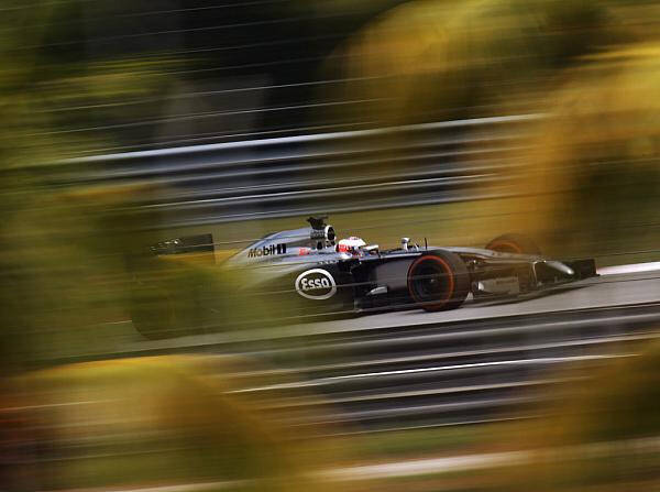 Foto zur News: McLaren: Die Hitze kam, der Grip ging