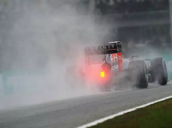 Sebastian Vettel Foto zur News: Vettel im Straßenverkehr: Kein Vorwurf an Rosberg