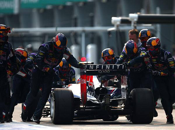 Foto zur News: Zehn Plätze zurück: Horner akzeptiert Ricciardo-Strafe