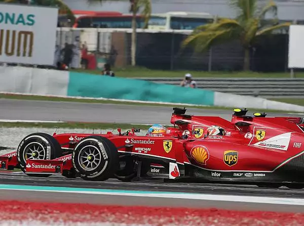 Fernando Alonso, Kimi Räikkönen Foto zur News: Ferrari: In der Wüste näher an der Spitze dran?