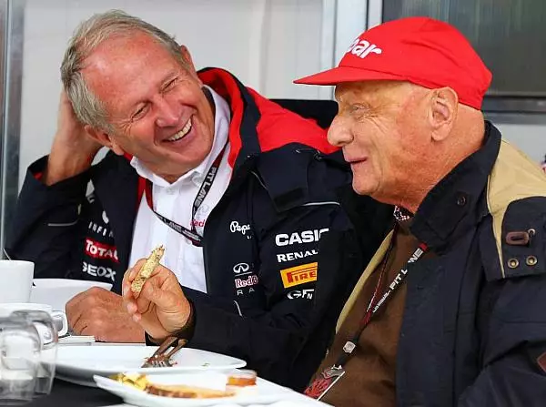 Helmut Marko und Niki Lauda Foto zur News: Marko: "Haben einen Rückstand von 80 PS"