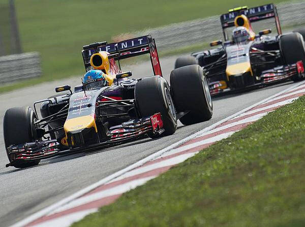 Foto zur News: 3:1 für Ricciardo im Qualifying: Vettel "passt das nicht"