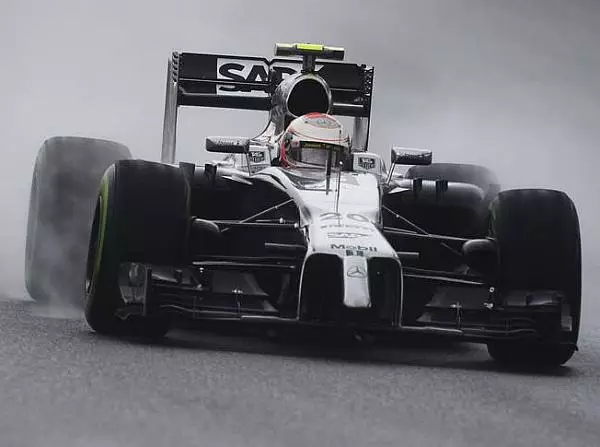 Foto zur News: Regen spült McLaren-Hoffnungen in China weg