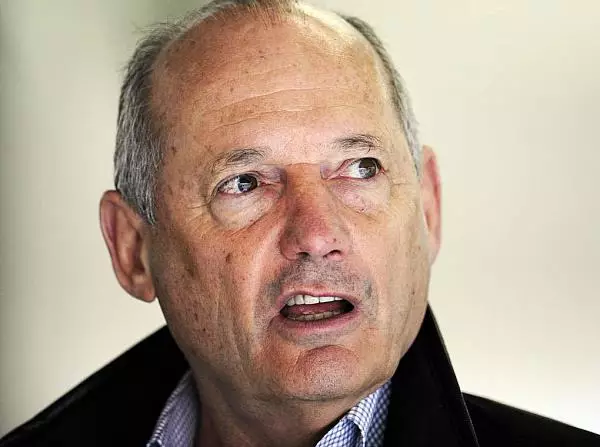 Ron Dennis Foto zur News: Dennis poltert: Gericht wird Red Bulls Seriosität hinterfragen