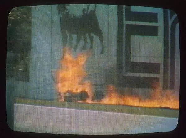 Gerhard Bergers Unfall in Imola 1989 Foto zur News: Rückblick: Bergers Feuerunfall in Imola 1989
