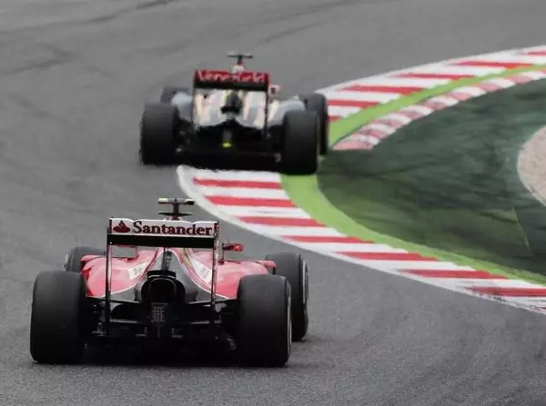 Romain Grosjean, Kimi Räikkönen Foto zur News: Die Formel 1 und der verlorene Grip